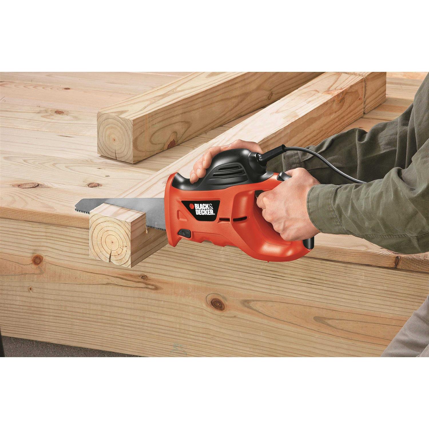 BLACK+DECKER PHS550B Powered Handsaw with Bag