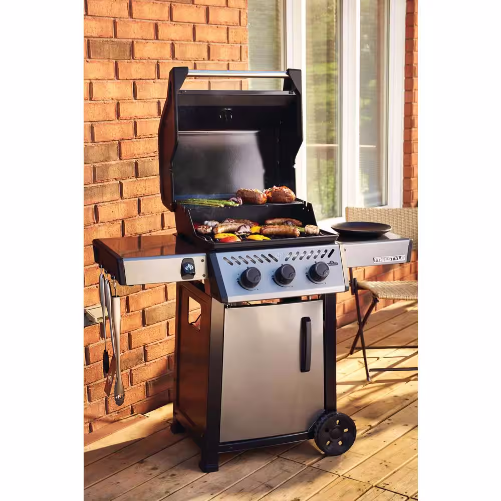 NAPOLEON Freestyle 365 3-Burner Propane Gas Grill in Graphite Grey