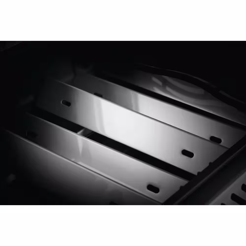 NAPOLEON Rogue 3-Burner Natural Gas Grill in Black