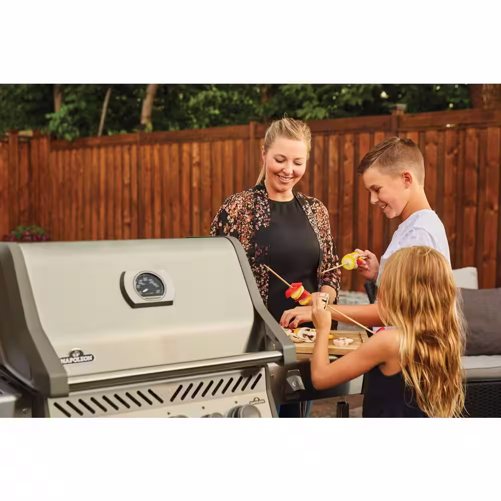 NAPOLEON Rogue 3-Burner Natural Gas Grill with Infrared Rear and Side Burners in Stainless Steel