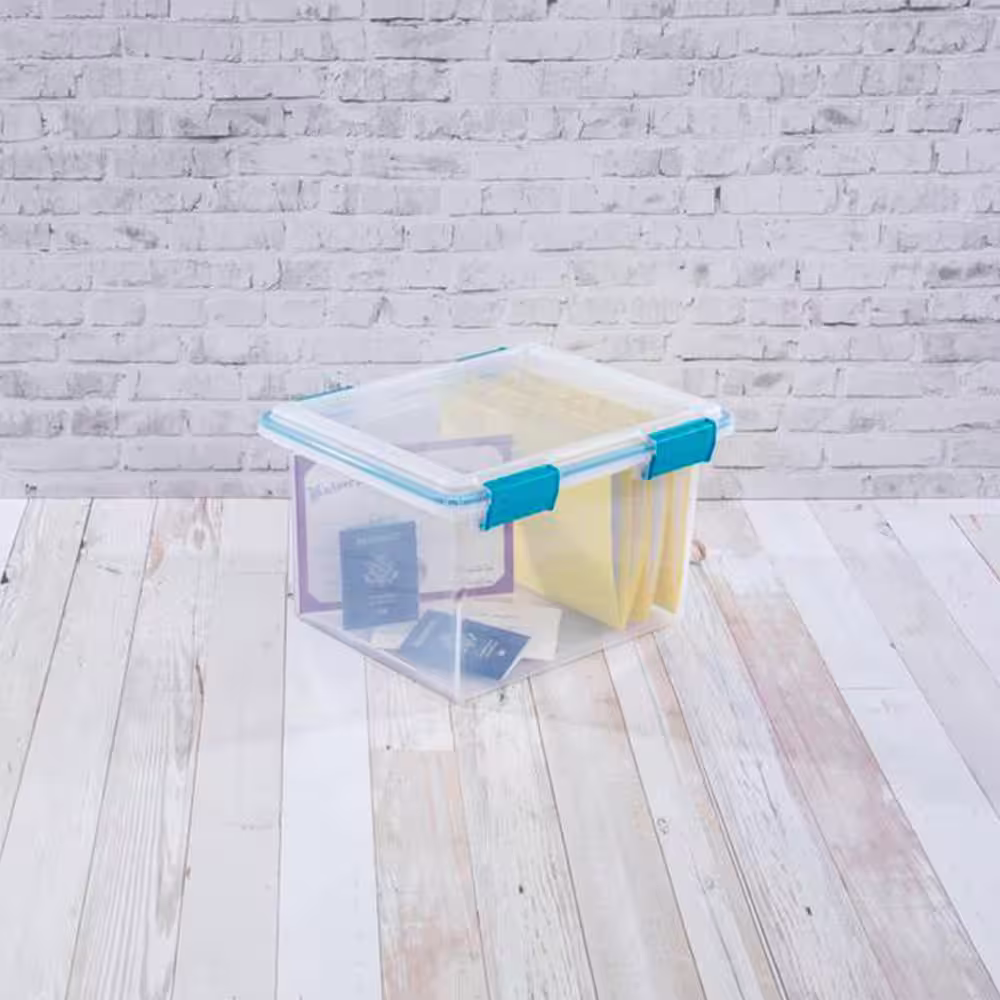 Sterilite 19334304 32 Quart Gasket Box with Clear Base and Lid (4 Pack)