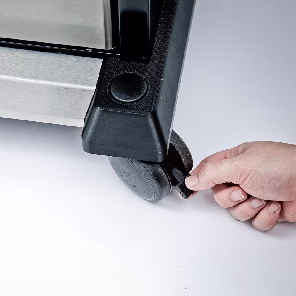 Broil King Baron 420 Pro 4-Burner Natural Gas Grill in Black