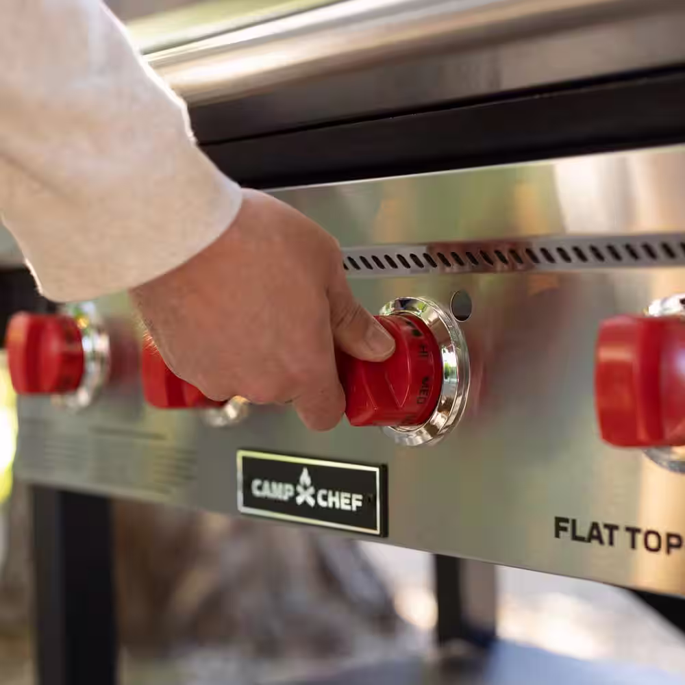 Camp Chef 4-Burner Propane Flat Top Grill in Black with Lid