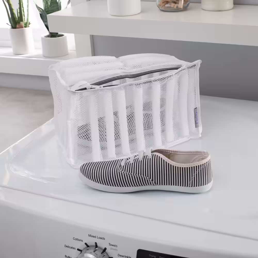 Woolite Sanitized Padded Wash Bag