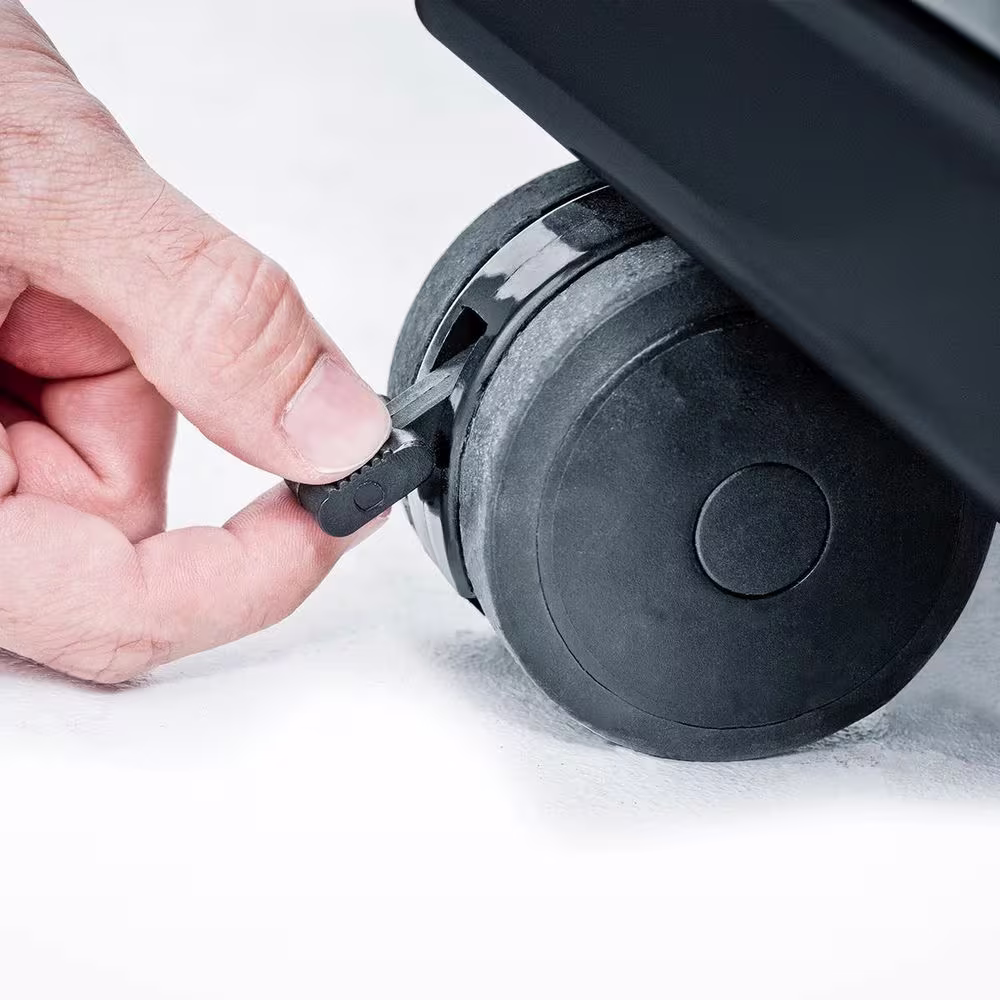 Broil King Regal S 420 PRO 4-Burner Propane Gas Grill in Stainless Steel