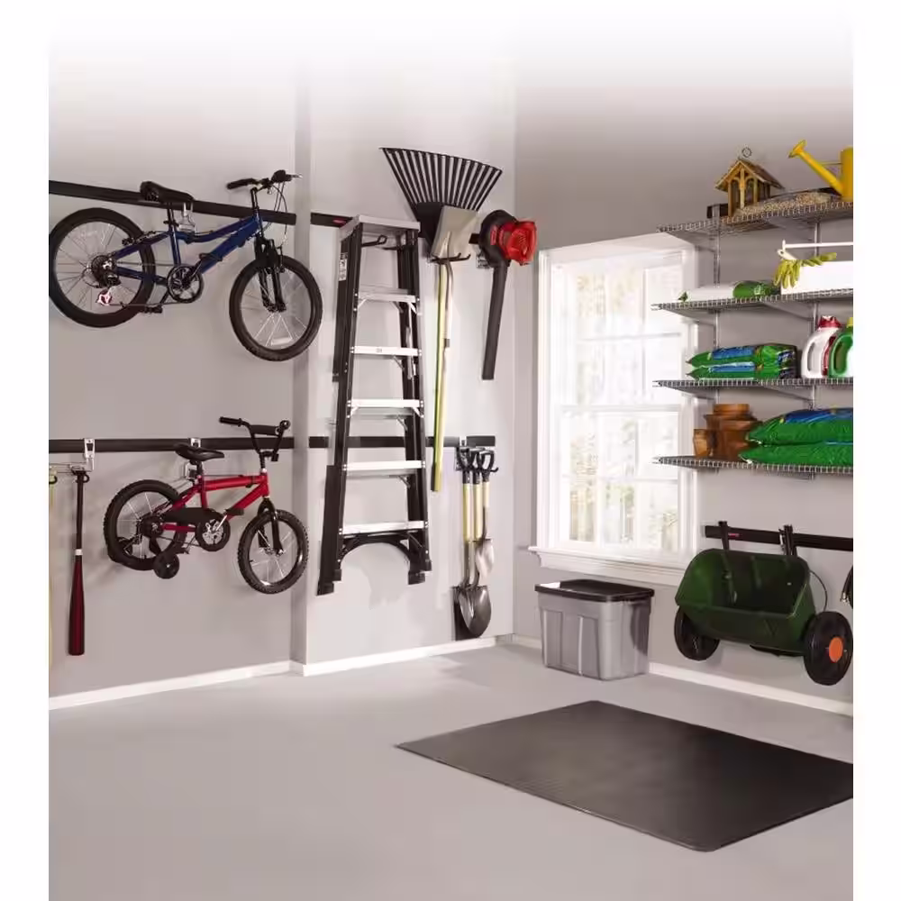 Rubbermaid FastTrack Garage 47.5 in. Upright Extension Track