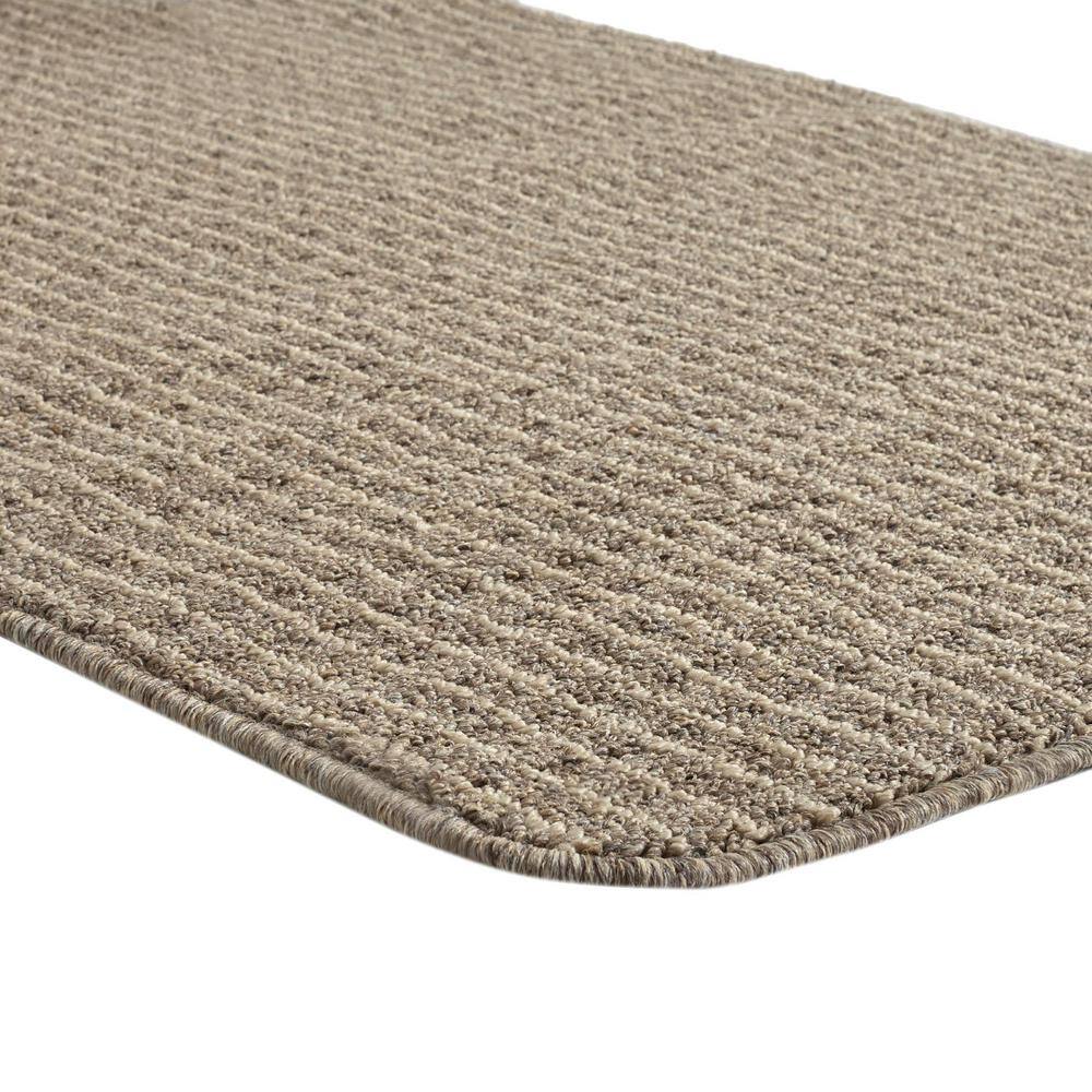 TrafficMaster Pindot Fog 2 ft. 6 in. x 4 ft. Accent Rug