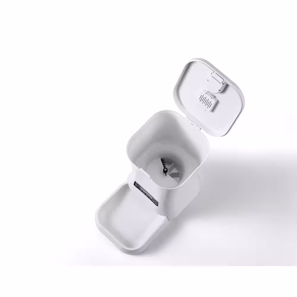 None 7 l Automatic Feeder in White