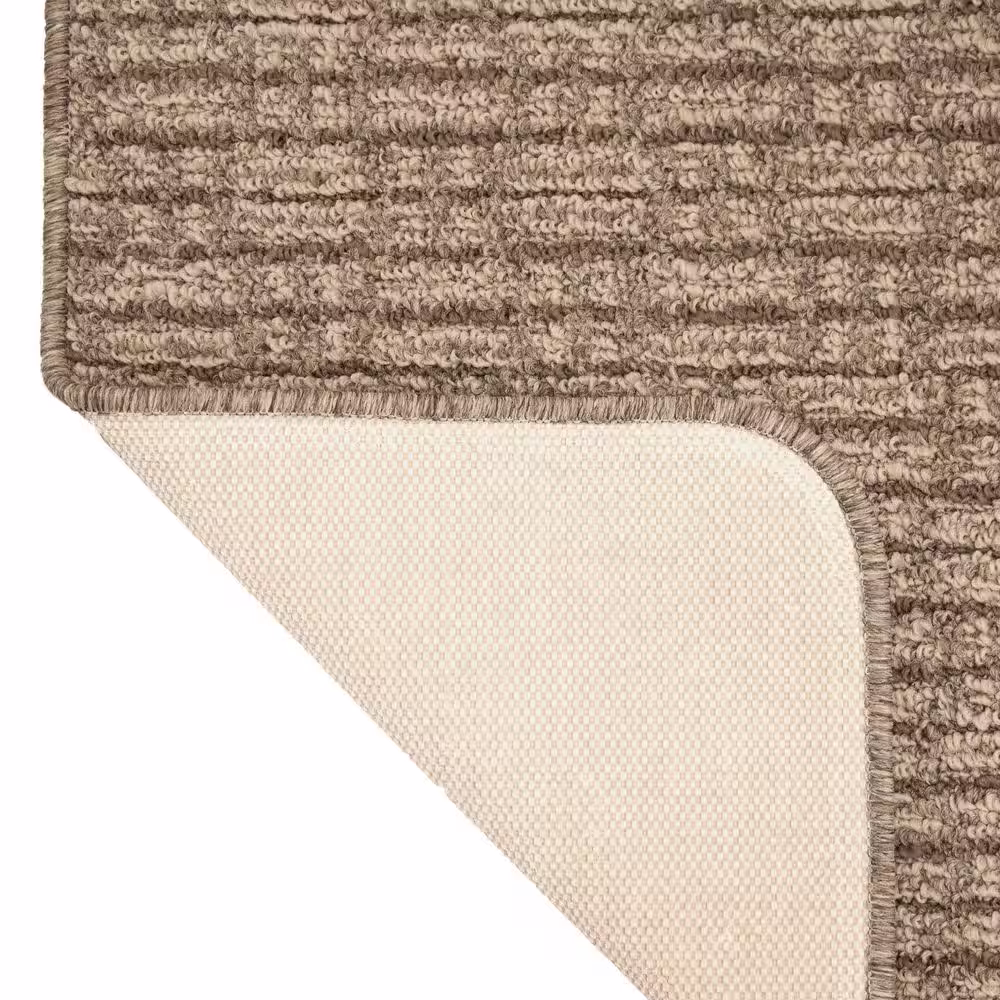 TrafficMaster Pindot Fog 2 ft. 6 in. x 4 ft. Accent Rug