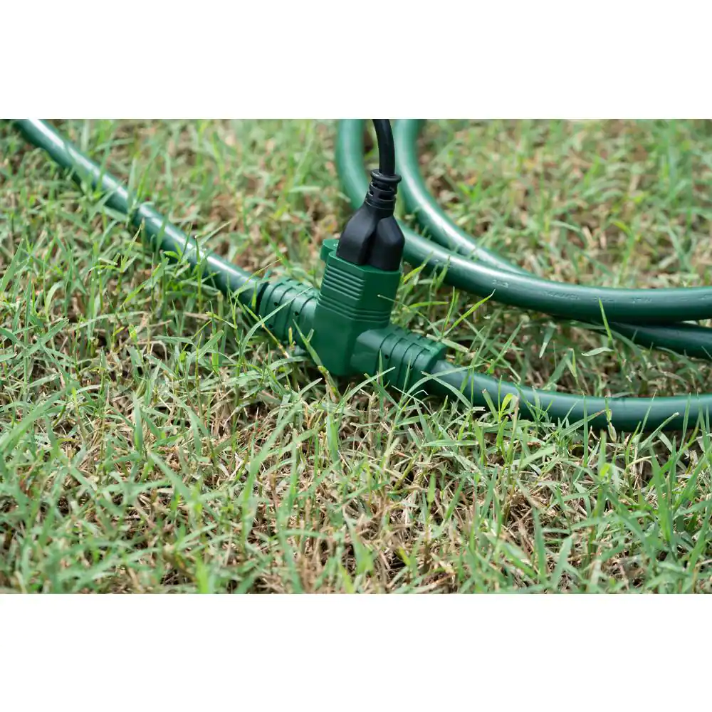 Woods 25 ft. 14/3 Multi-Outlet (3) Garden Outdoor Medium-Duty Extension Cord, Green