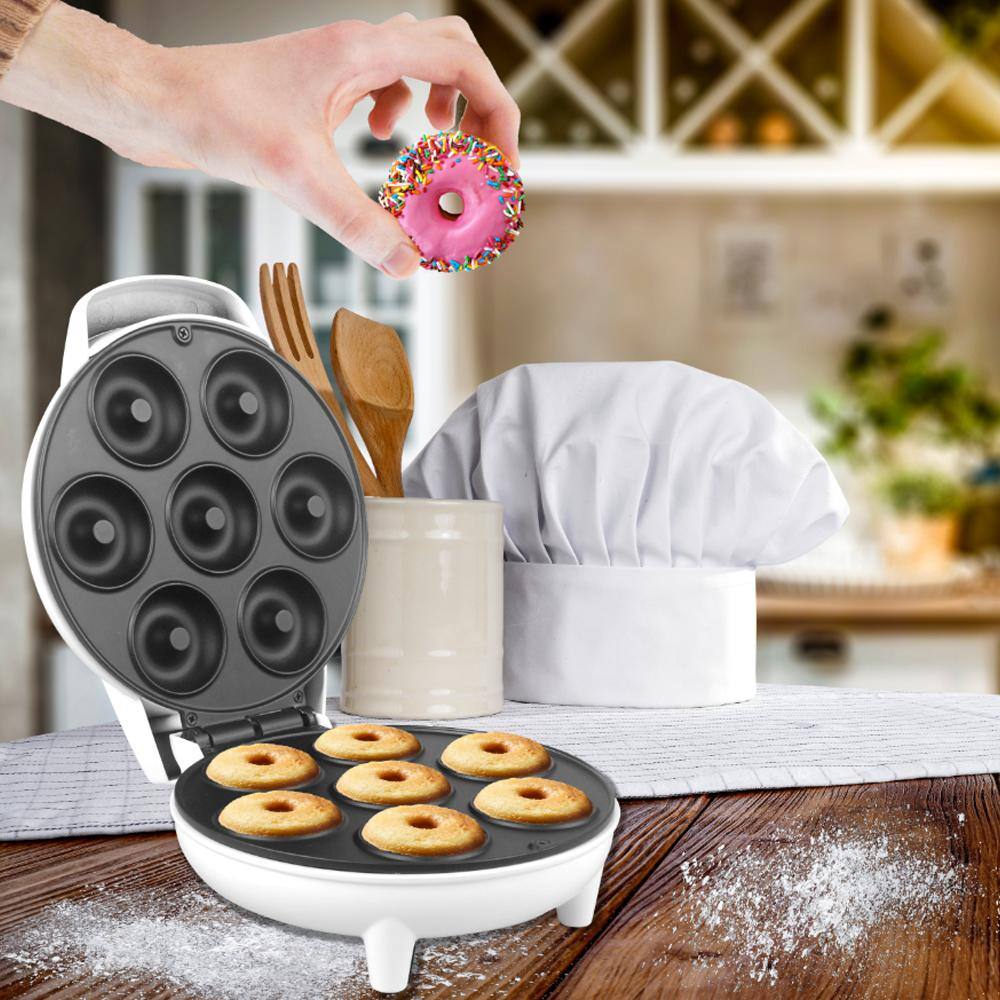 Courant Mini Donut Maker Machine Dessert Specialty Appliance Kid-Friendly with Non-stick Surface, Makes 7 Doughnuts (White)