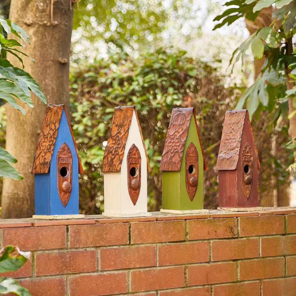 Glitzhome 13.25 in. H Wood Green Solid Distressed Birdhouse