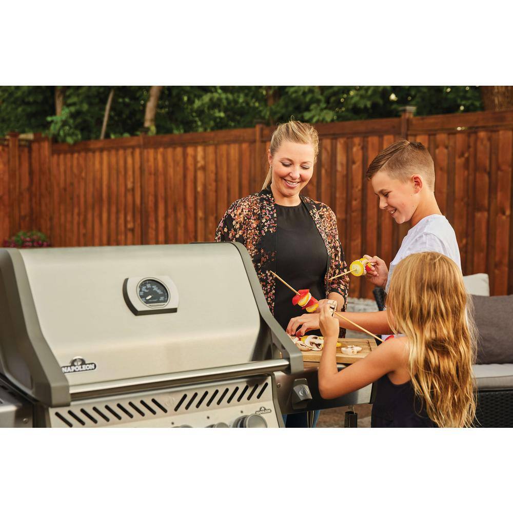 NAPOLEON Rogue 3-Burner Propane Gas Grill in Stainless Steel with Infrared Rear and Side Burners