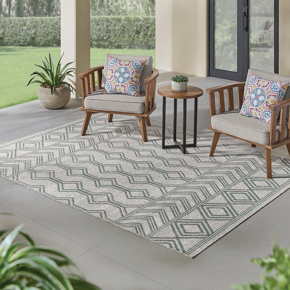 Hampton Bay Cream/Gray 5 ft. x 7 ft. Global Indoor/Outdoor Area Rug