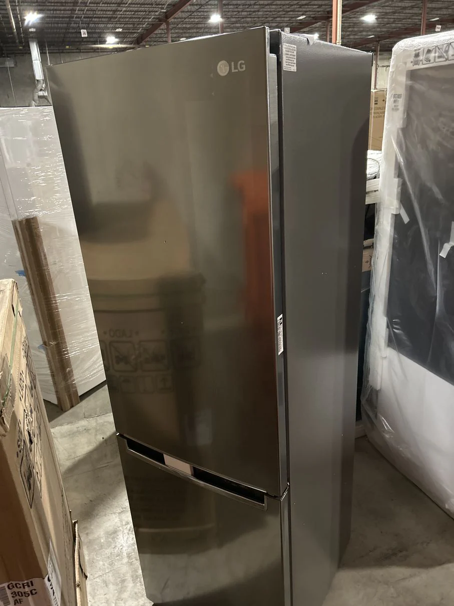 LG 24 IN. 12 CU. FT. STAINLESS STEEL LOOK COUNTERDEPTH BOTTOM FREEZER