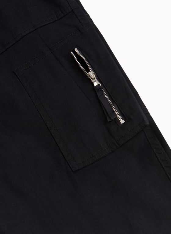 Zipper Detail Cargo Capris