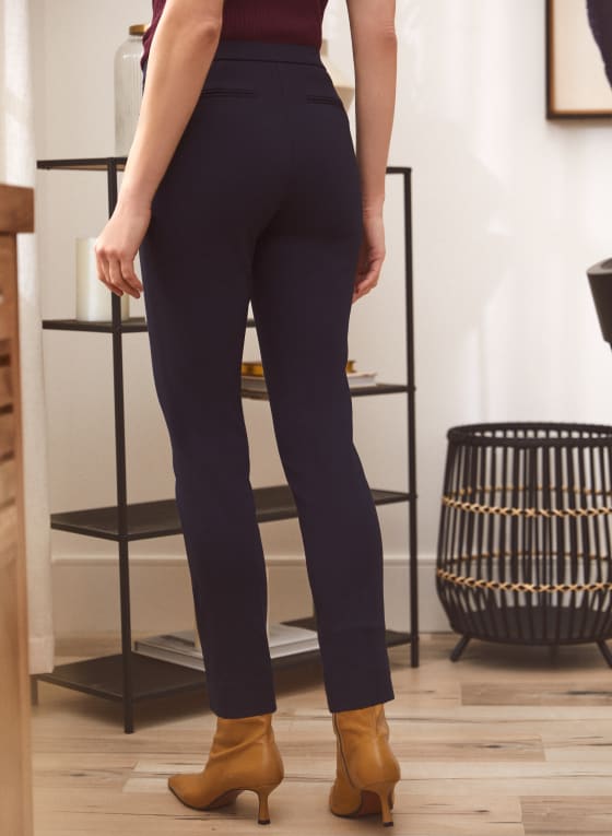 Signature Fit Straight Leg Pants