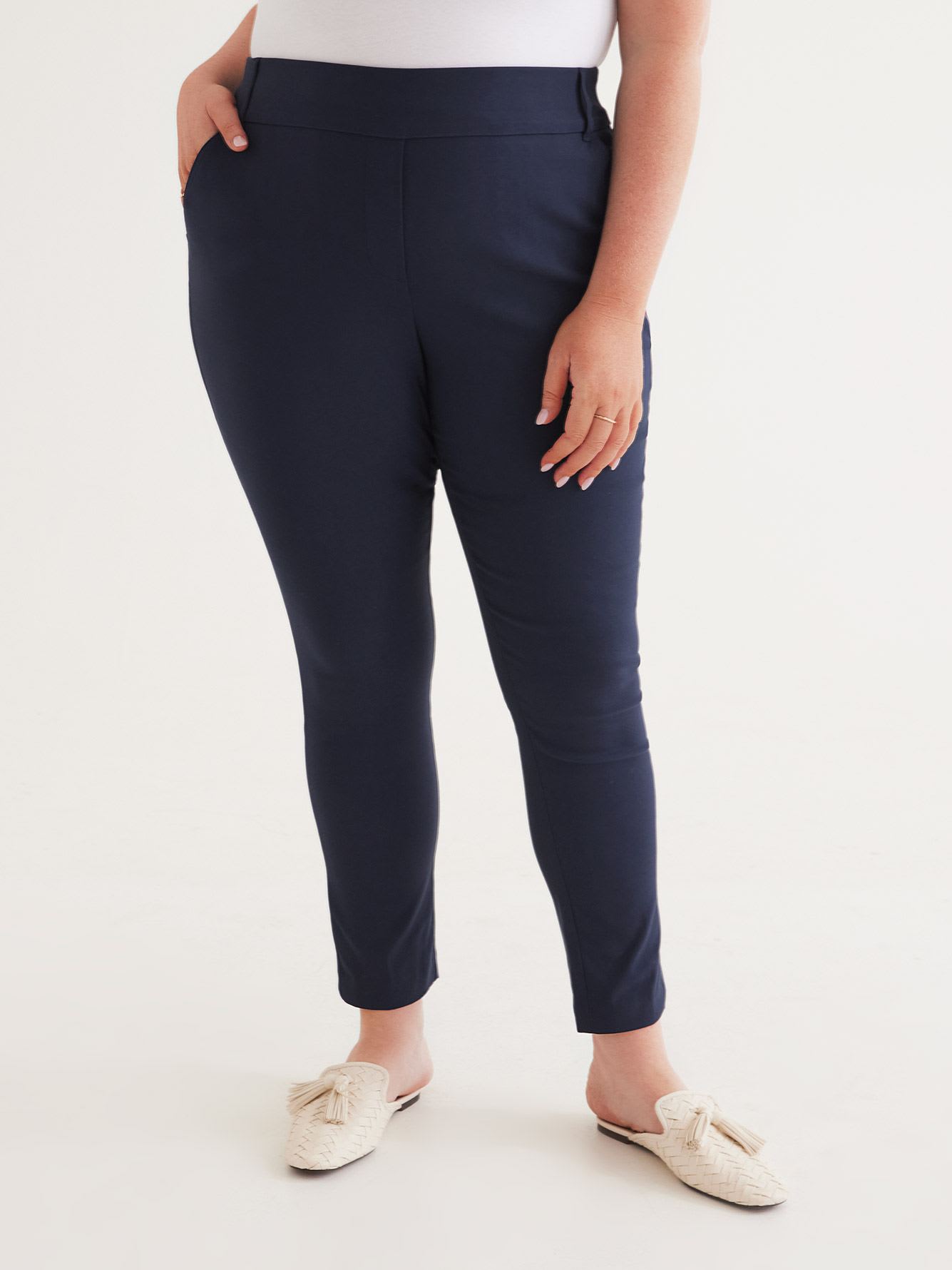 Responsible, Navy Skinny-Leg Savvy Pant - PENN. Essentials