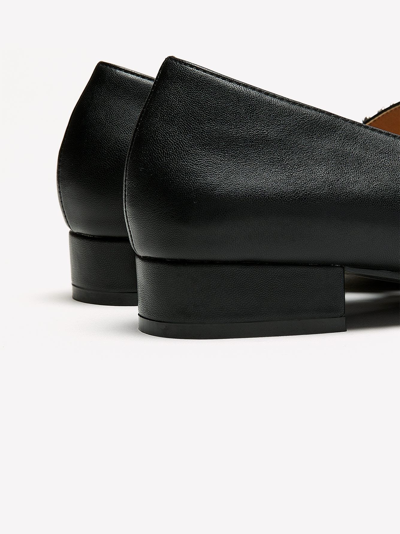 Extra Wide Width, Pointed Flat Shoes with Fancy Strap