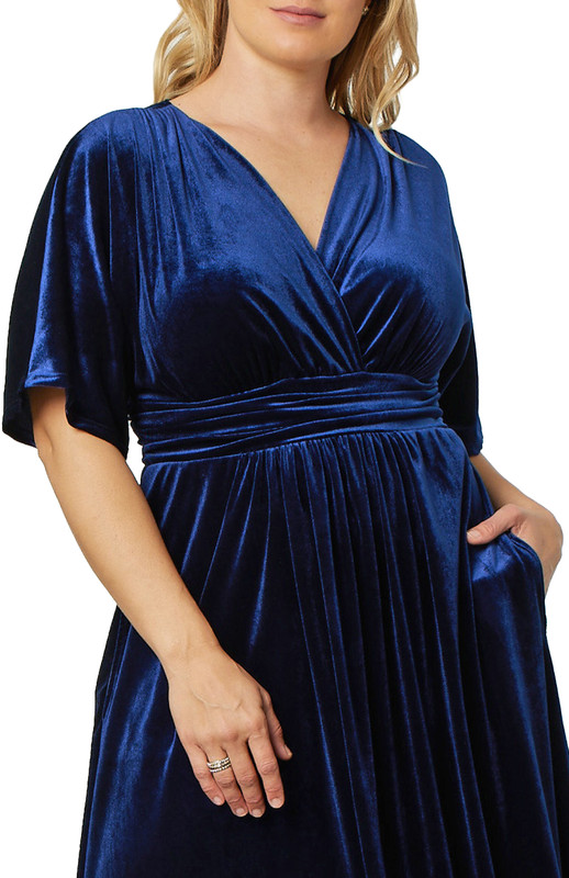 Kiyonna Plus Size Verona Velvet Evening Gown (Plus Size)
