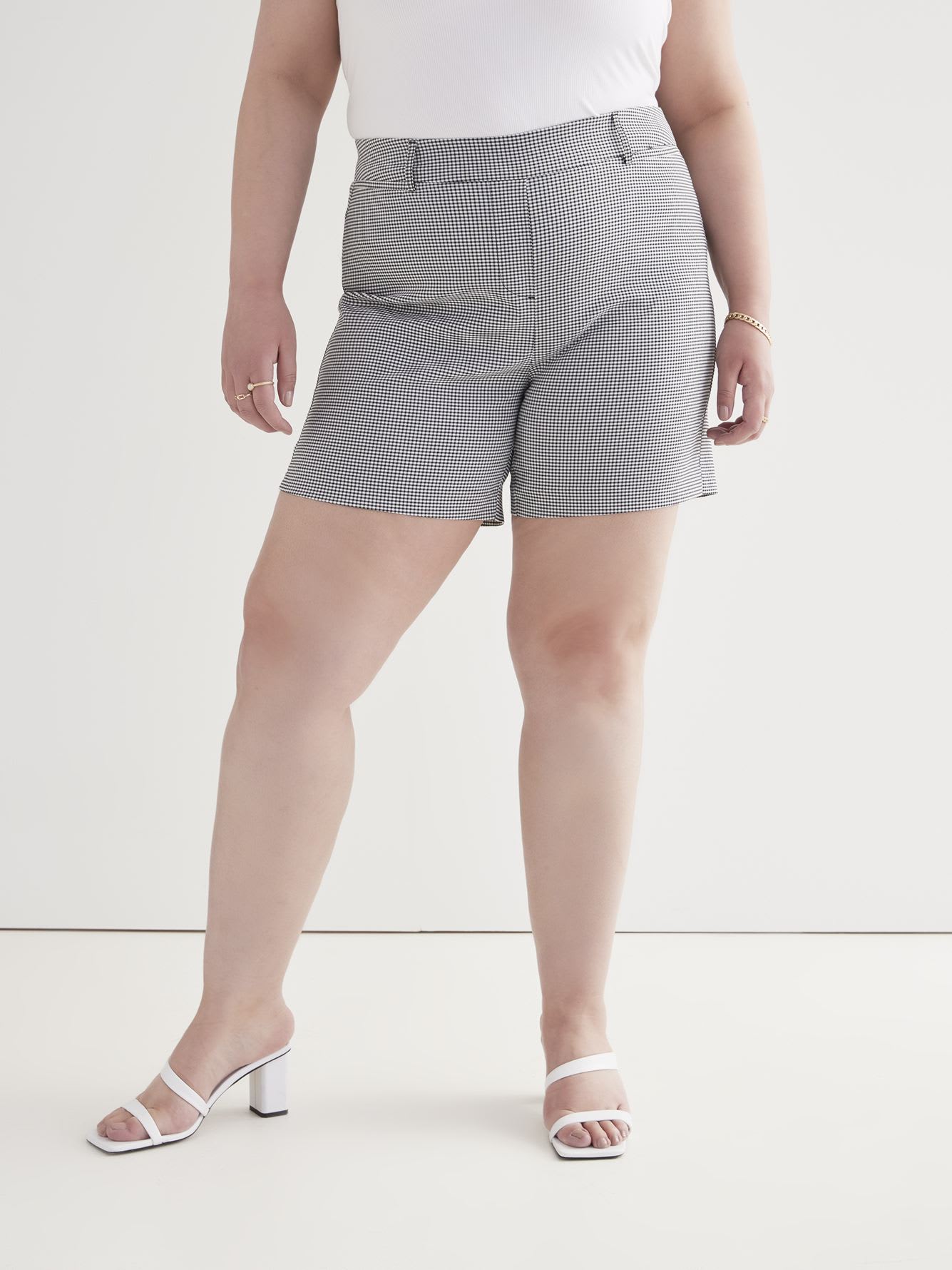 Plaid Savvy-Fit Short