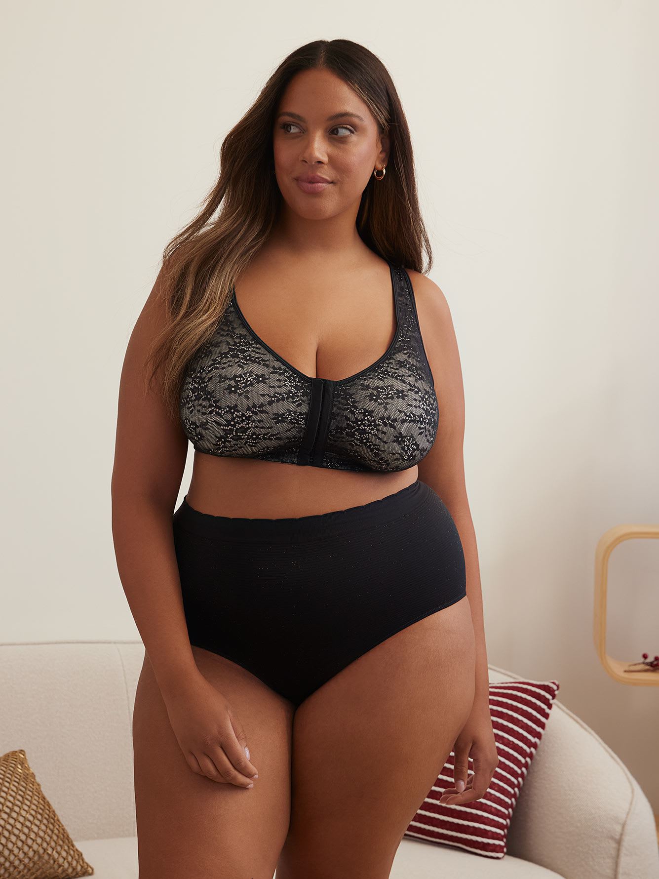 Black Front Closure Wireless Lace Bra - ti Voglio