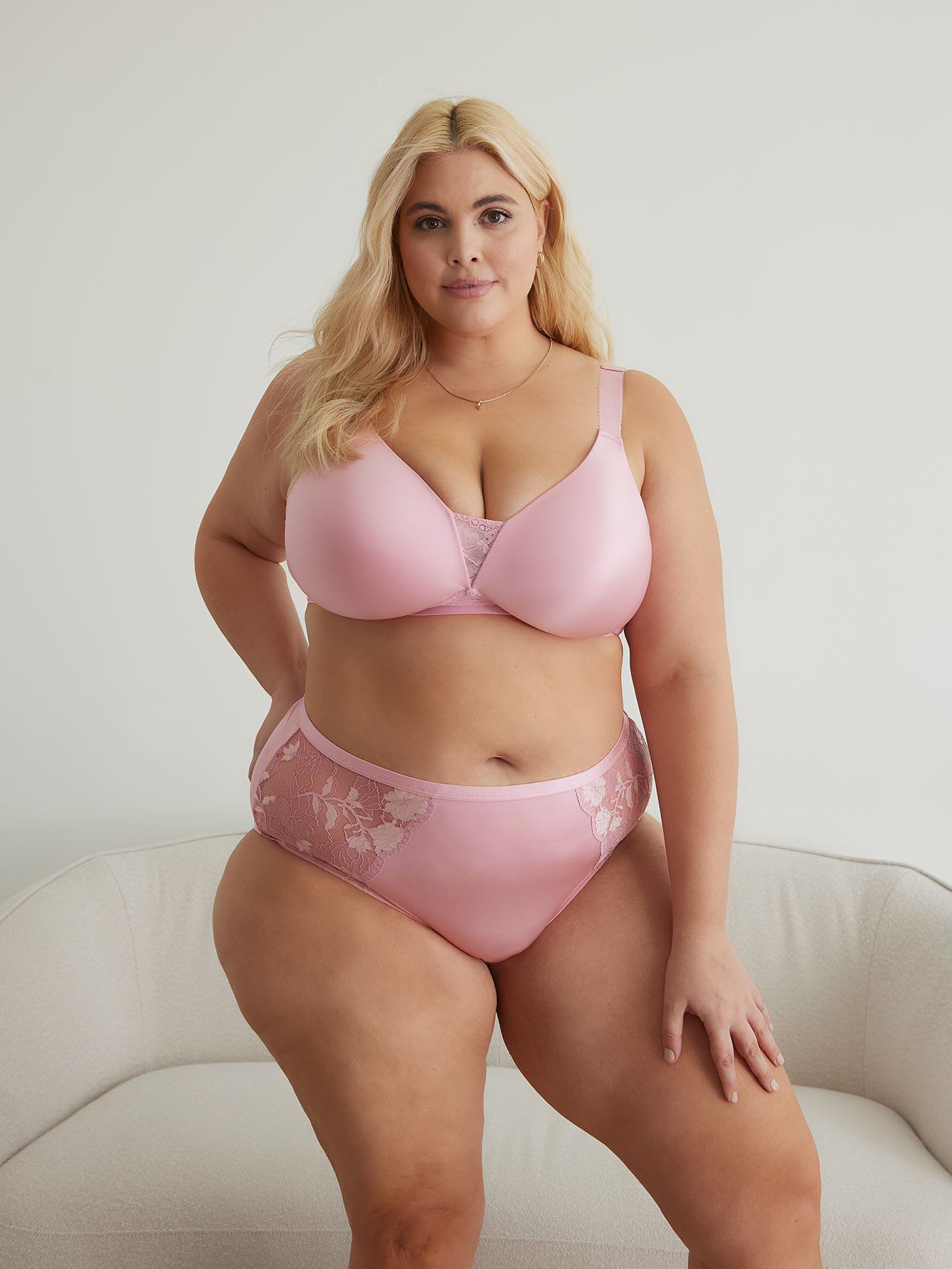 Wirefree Microfibre T-Shirt Bra with Lace Insert - ti Voglio