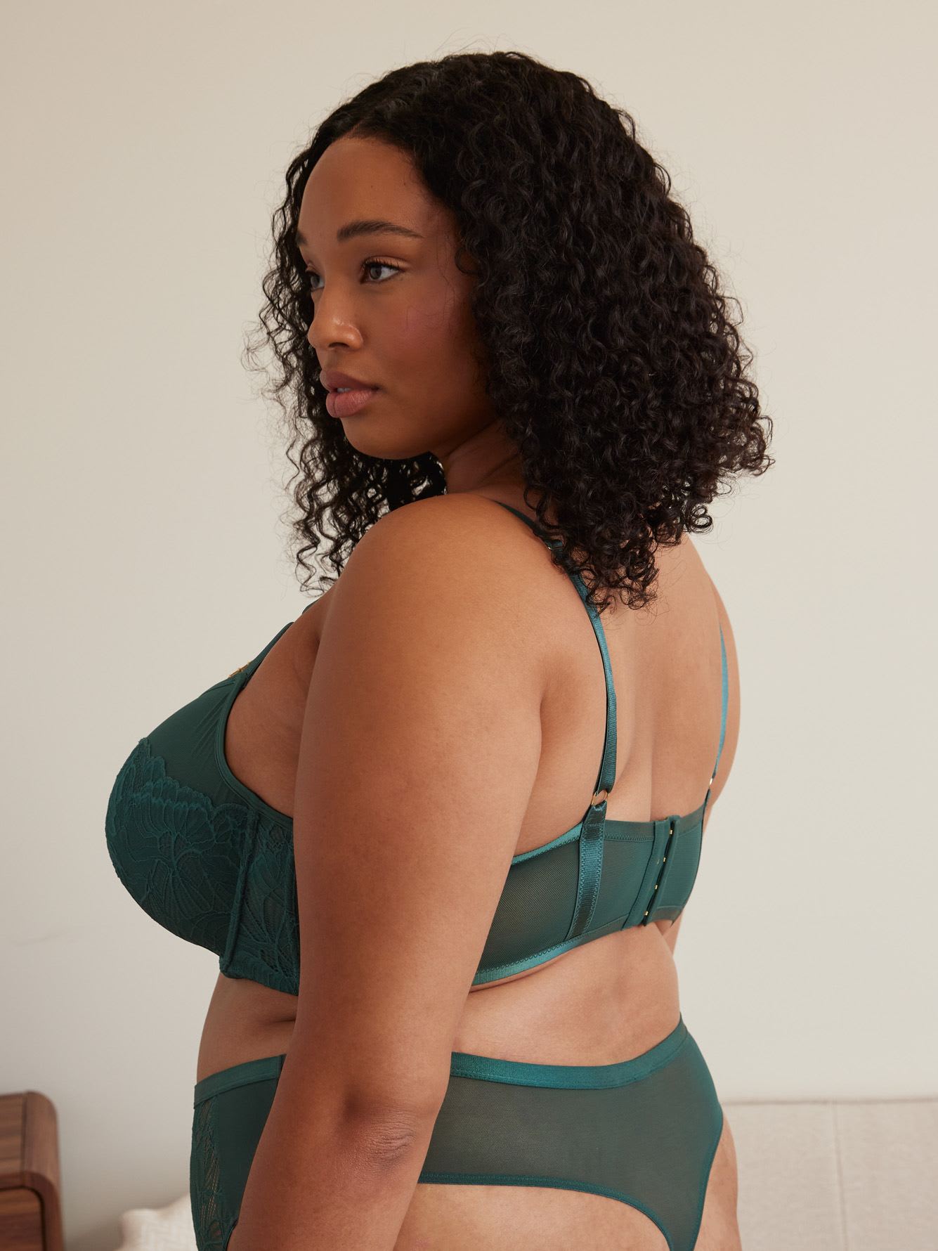 Microfibre Thong with Lace and Mesh Back - Déesse Collection
