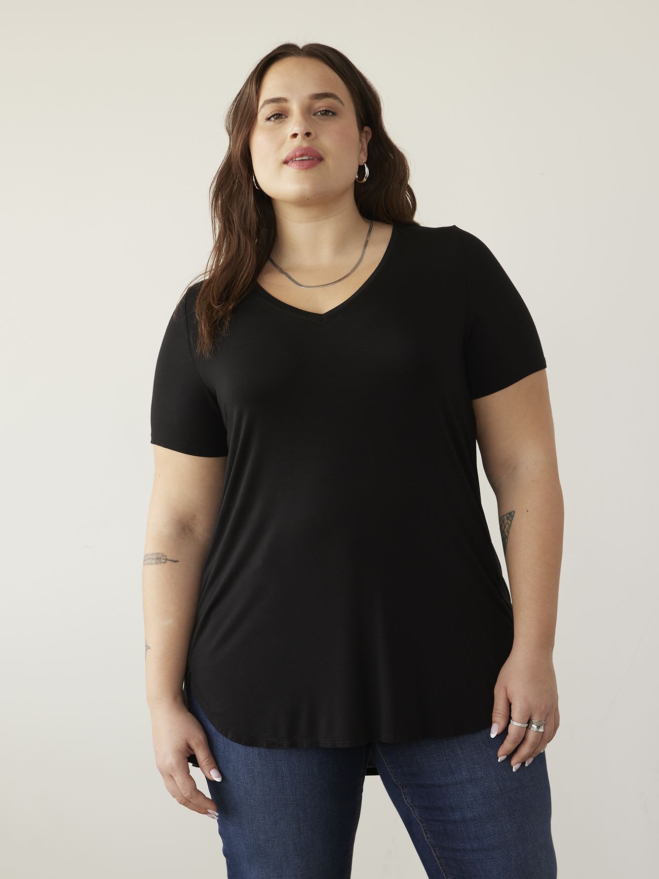 Modern-Fit V-Neck Tunic - PENN. Essentials