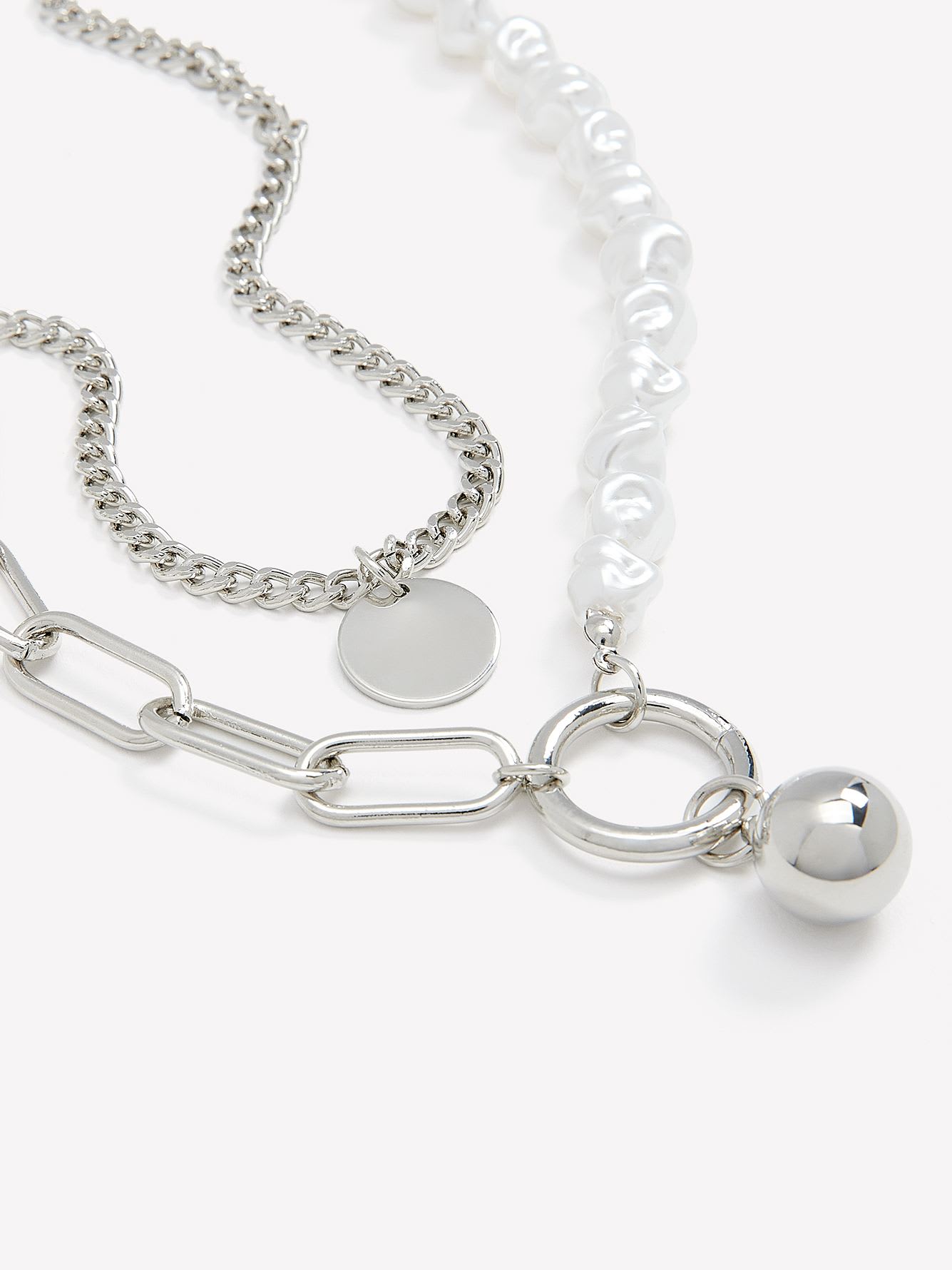Two-Layer Short Necklace with Chain Links and Pearls