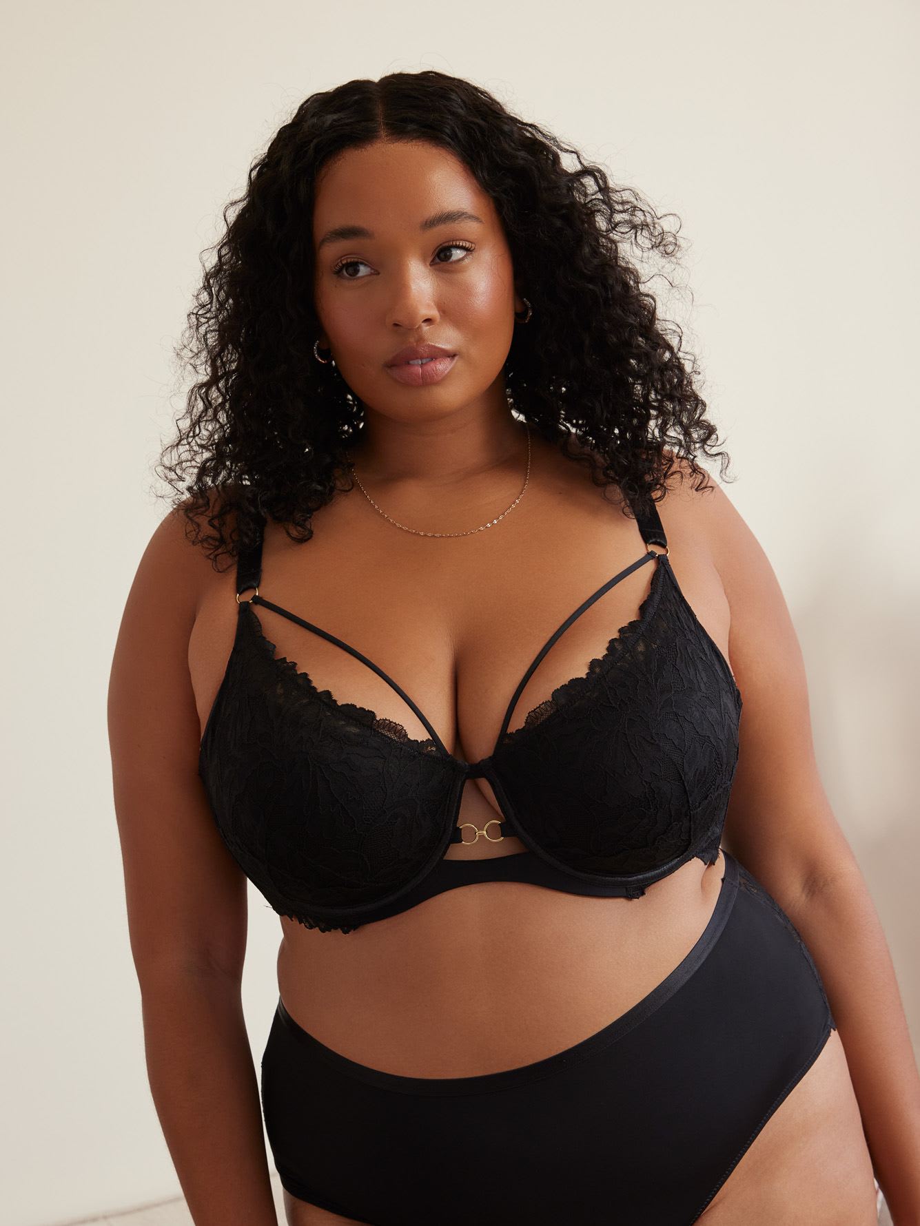Sexy Black Lace Underwire Balconette Bra - Déesse Collection