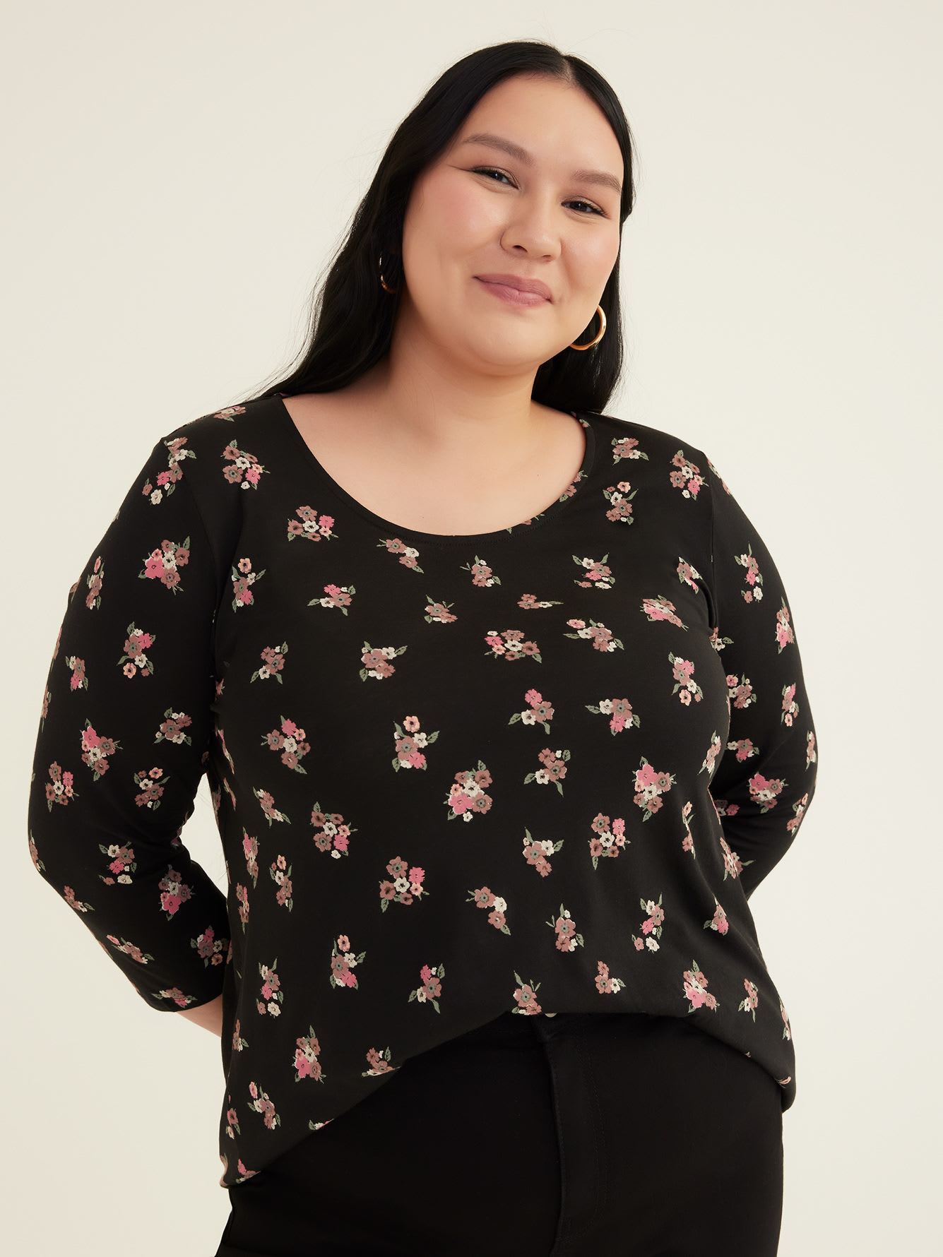 Girlfriend-Fit Crewneck T-Shirt with 3/4 Sleeves - PENN. Essentials