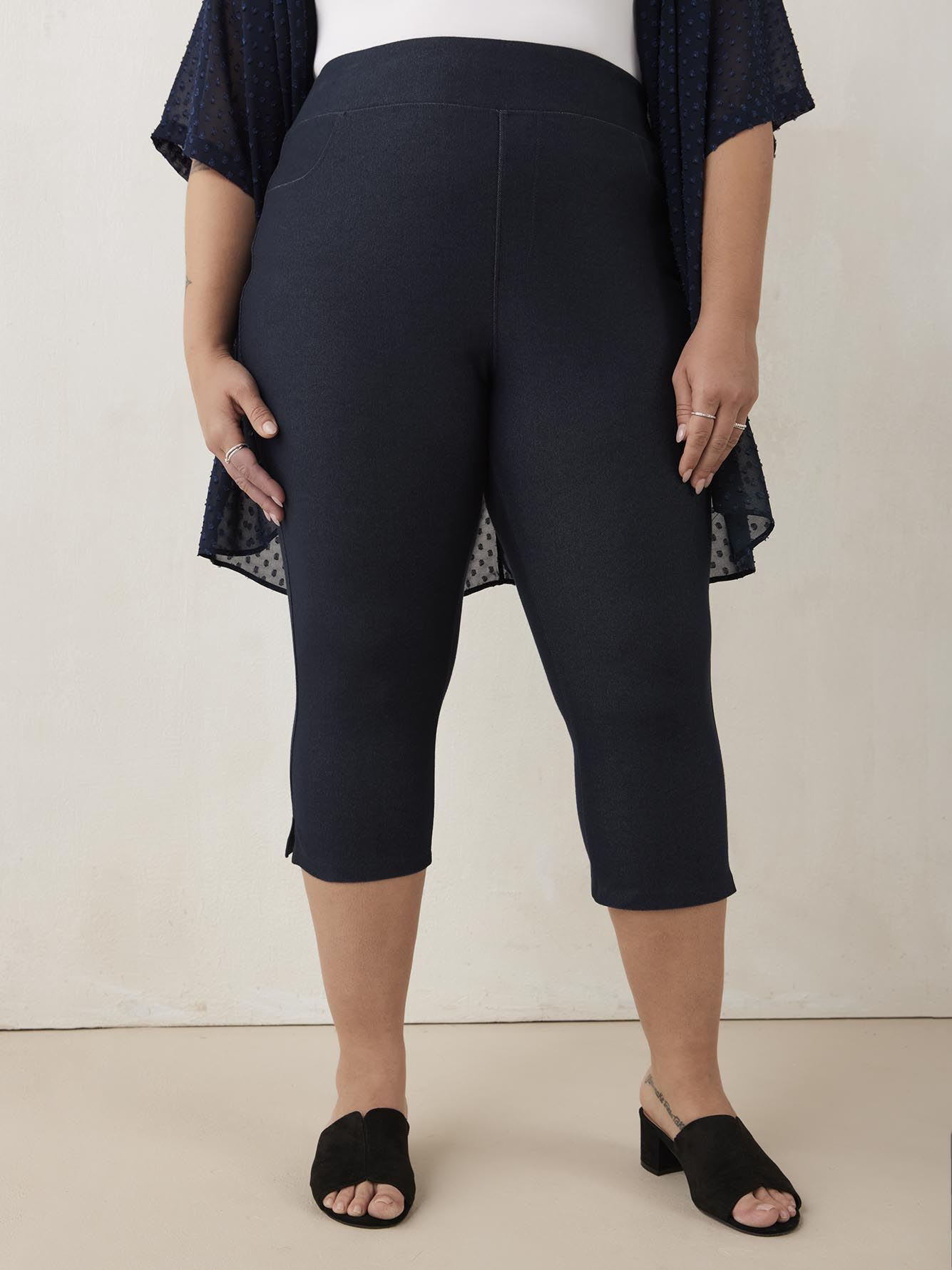 Basic Denim Capri Legging - PENN. Essentials