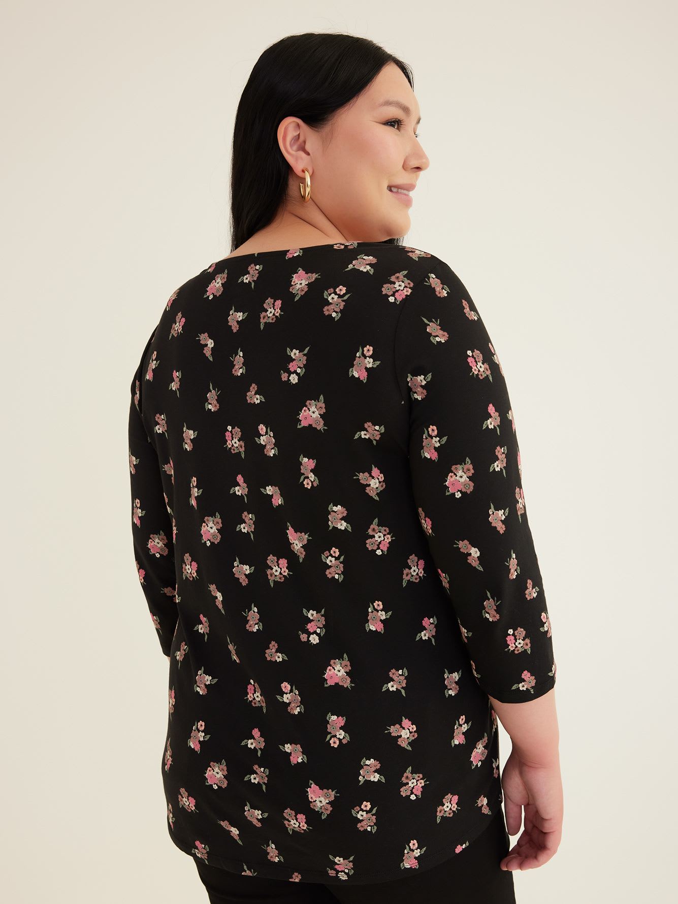 Girlfriend-Fit Crewneck T-Shirt with 3/4 Sleeves - PENN. Essentials