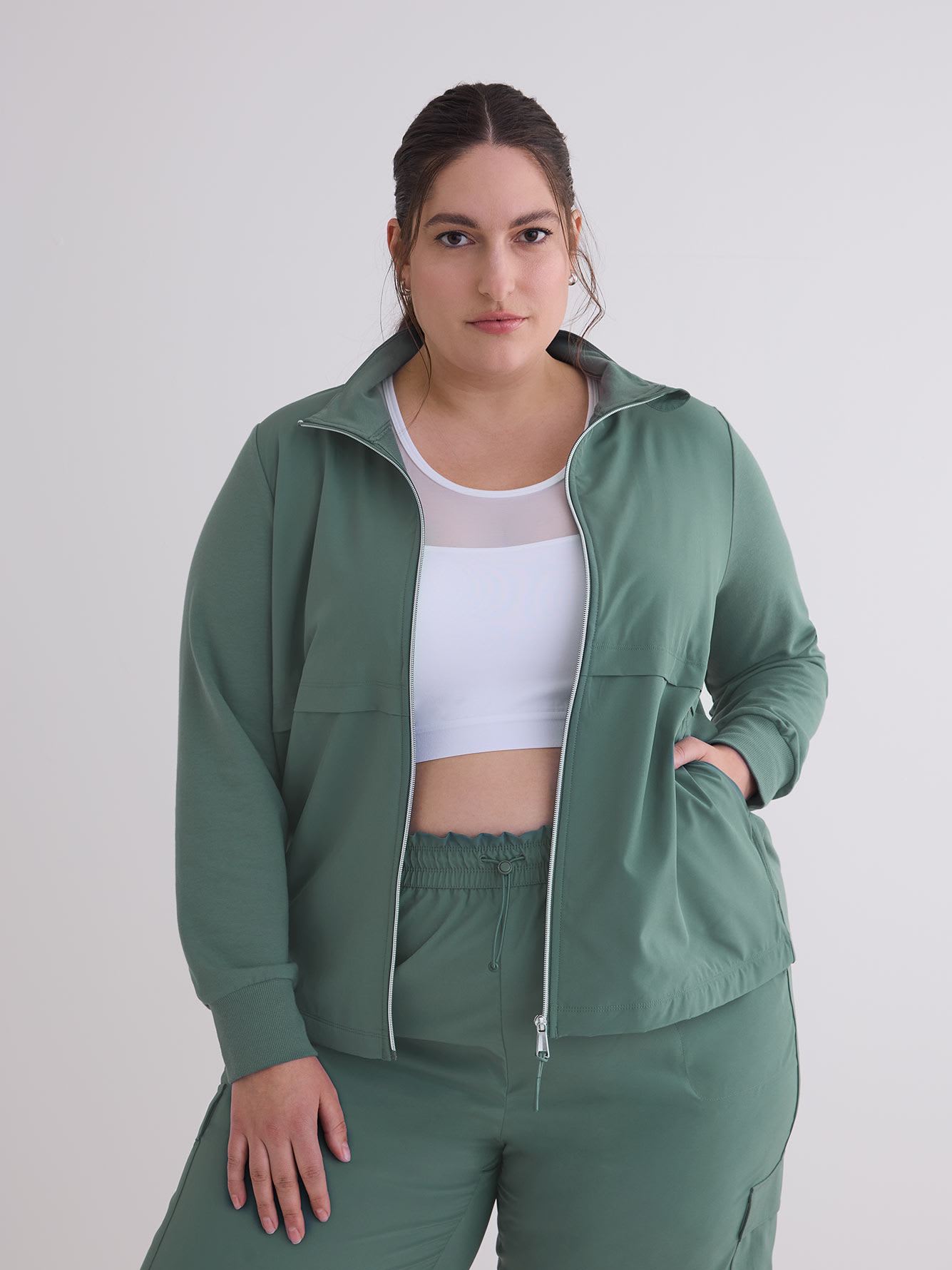 Mock-Neck Zipped Jacket - Active Zone
