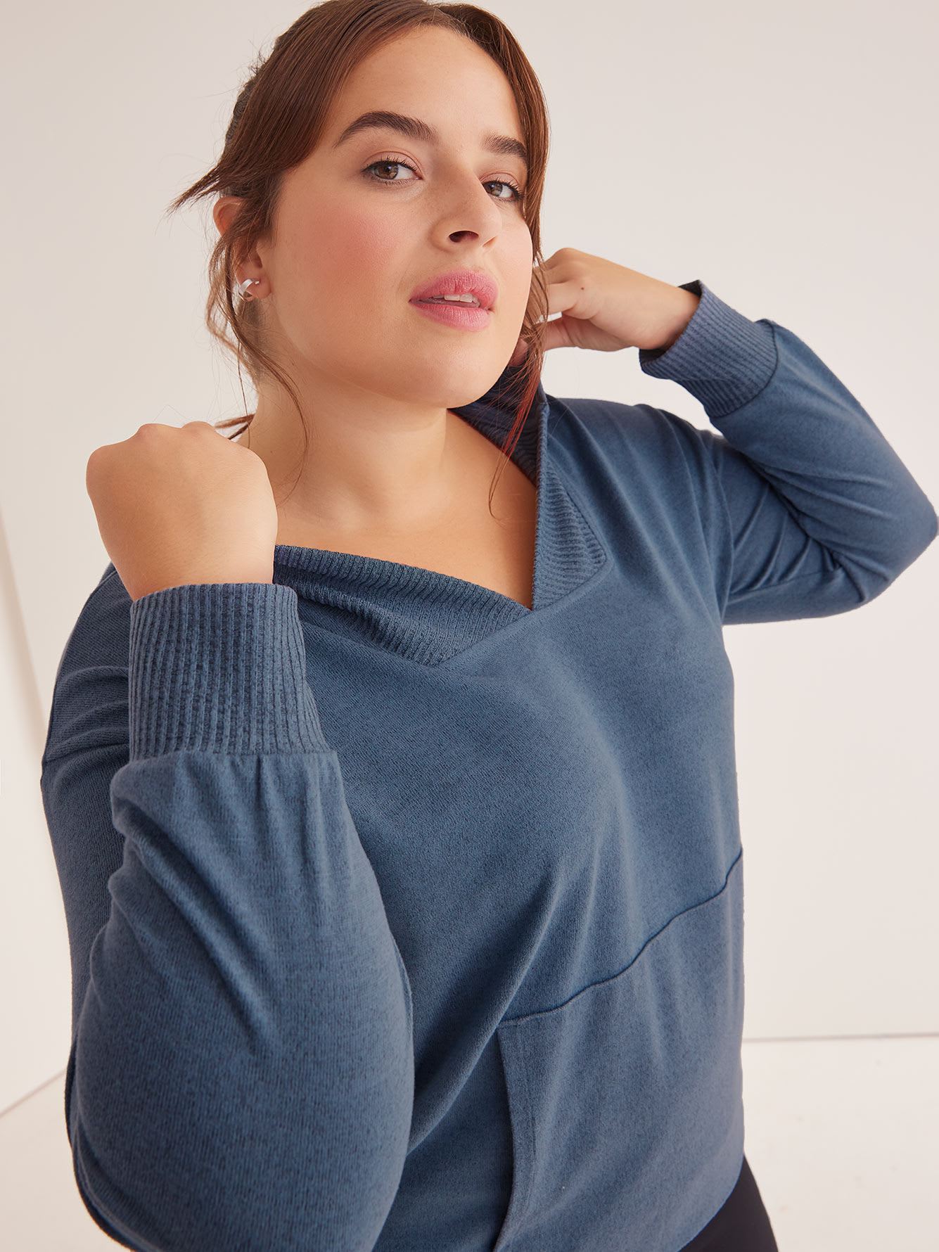 Long Sleeve V-Neck Hoodie - Active Zone