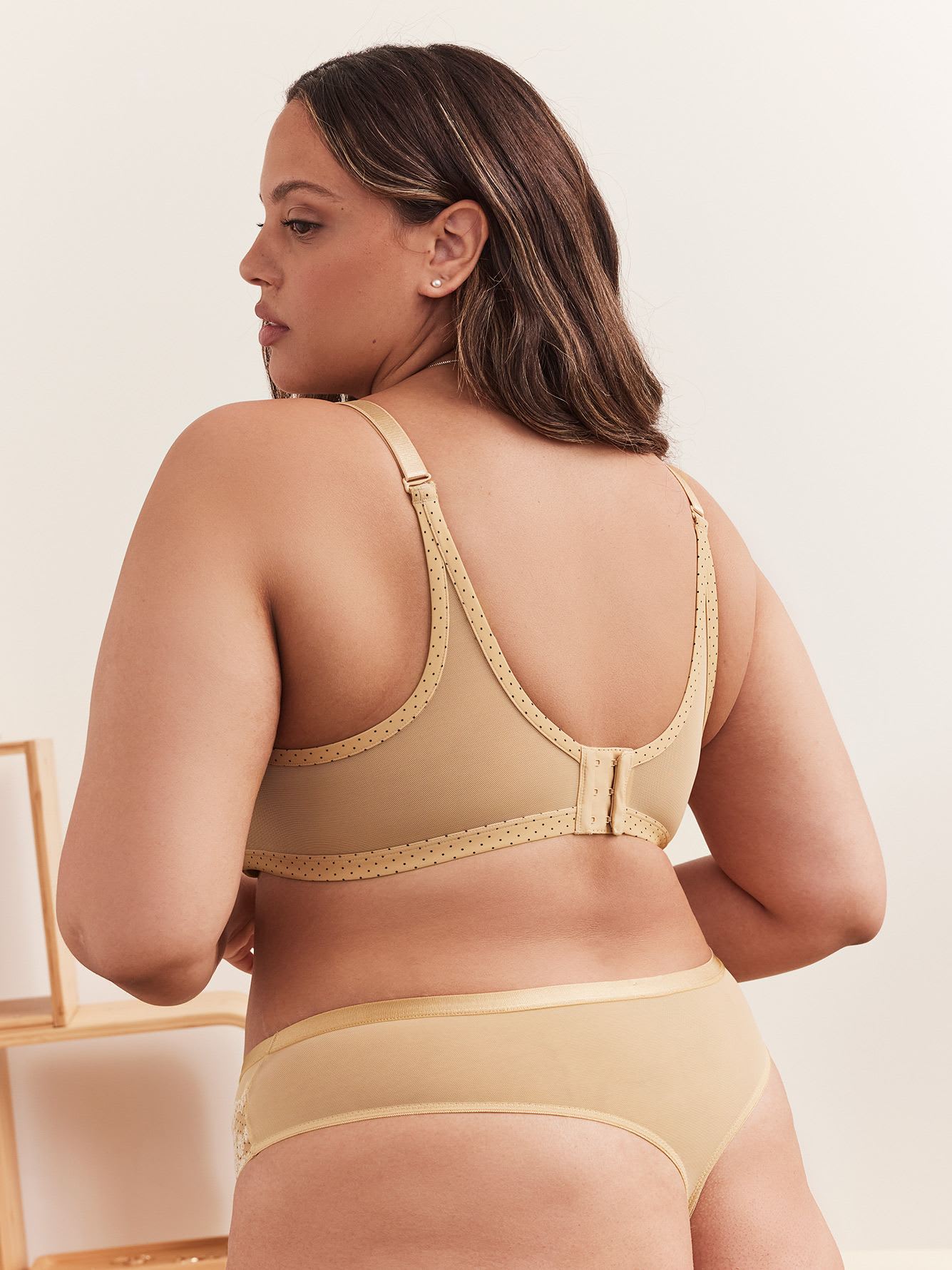 Dotted Underwire Padded Plunge Bra with Embroidery - Déesse Collection