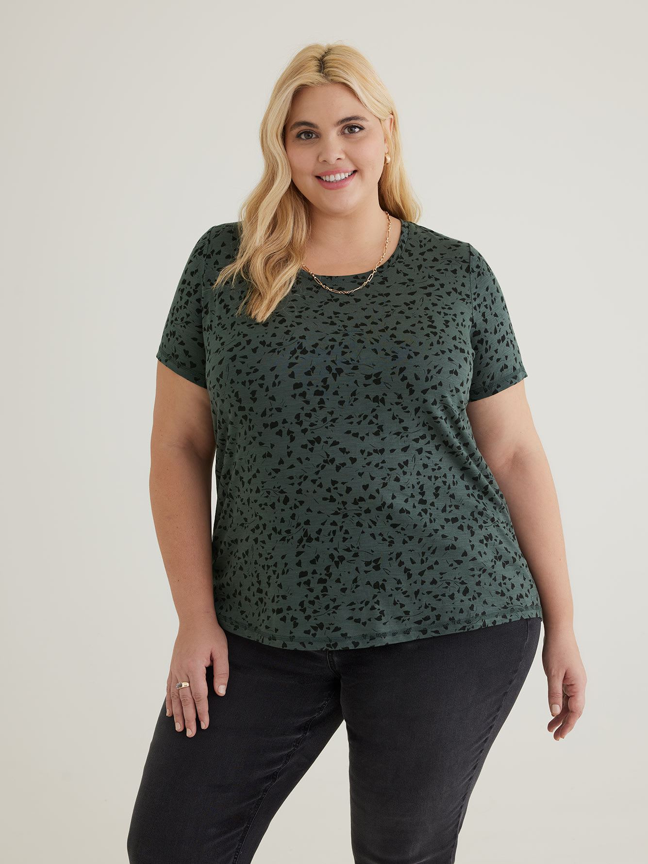 Curvy-Fit Short-Sleeve Tee - PENN. Essentials