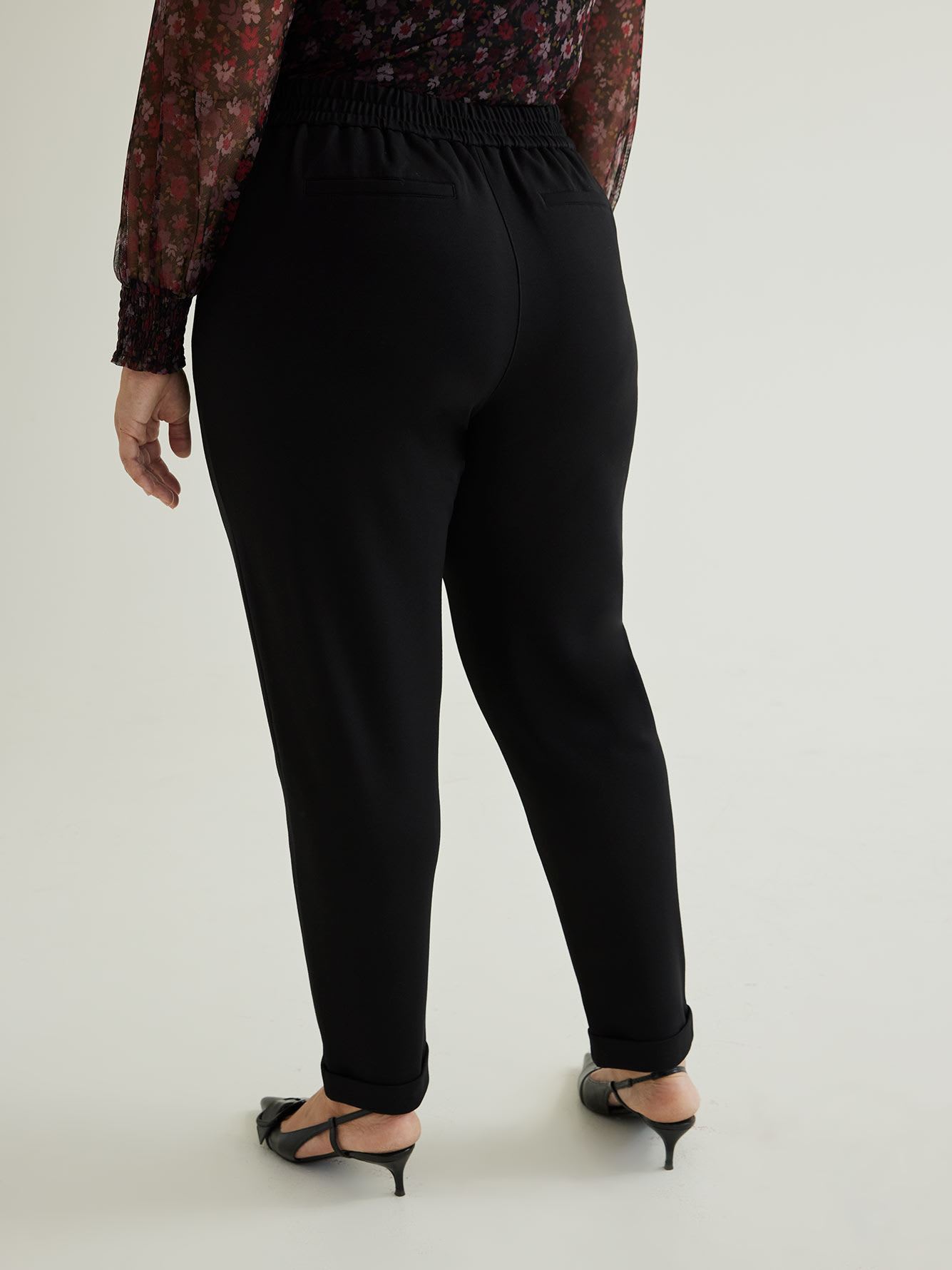 Petite, Black Essential Ponte de Roma Tapered-Leg Pant