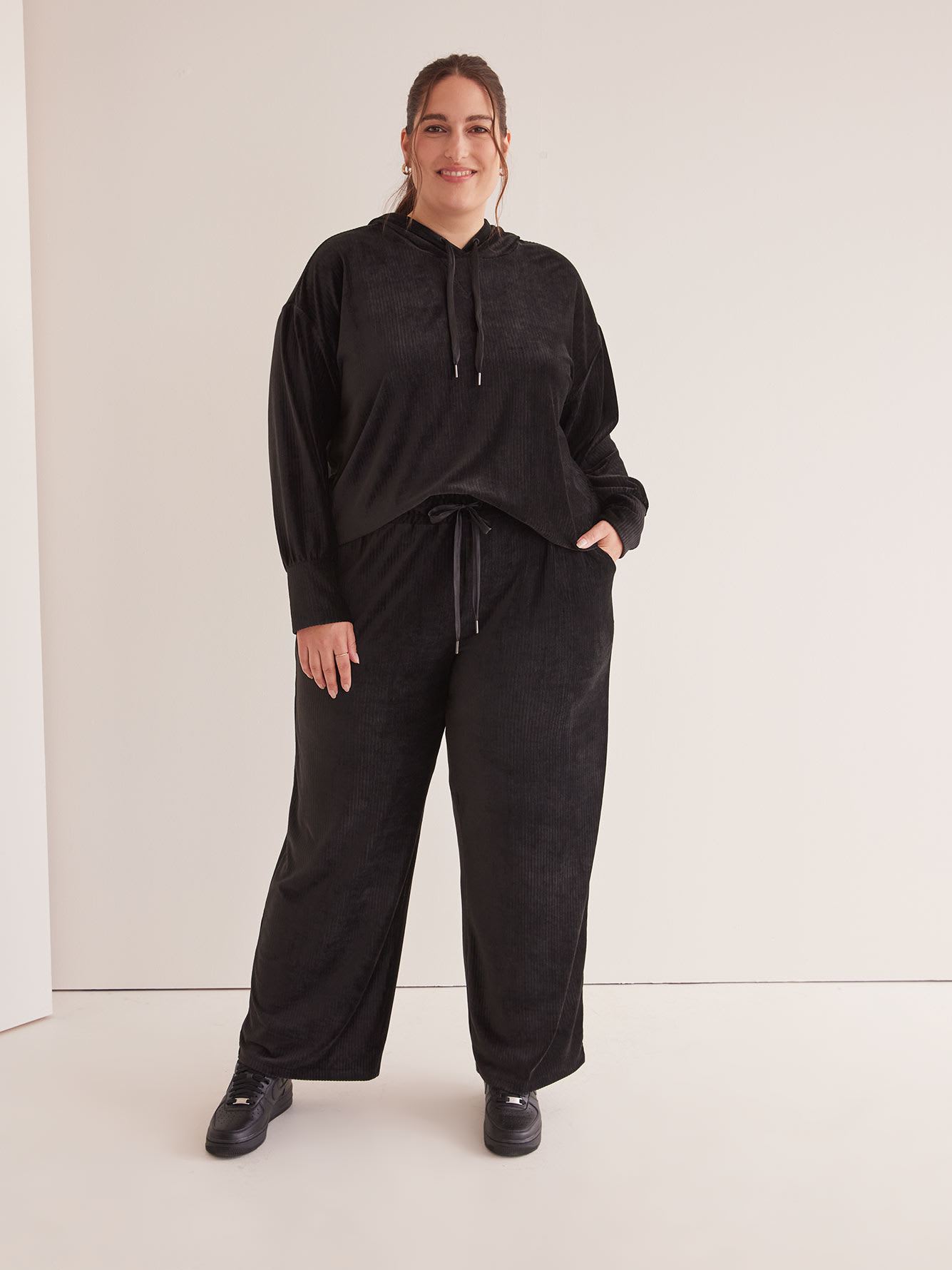 Ribbed Velvet Wide-Leg Pant - Active Zone