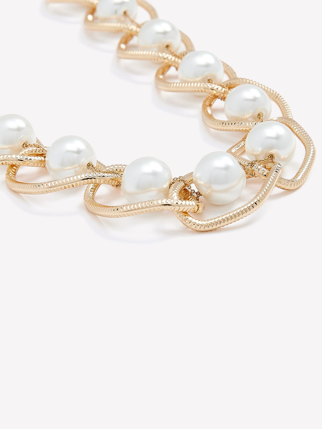 Short Chunky Golden Link Necklace with Pearls