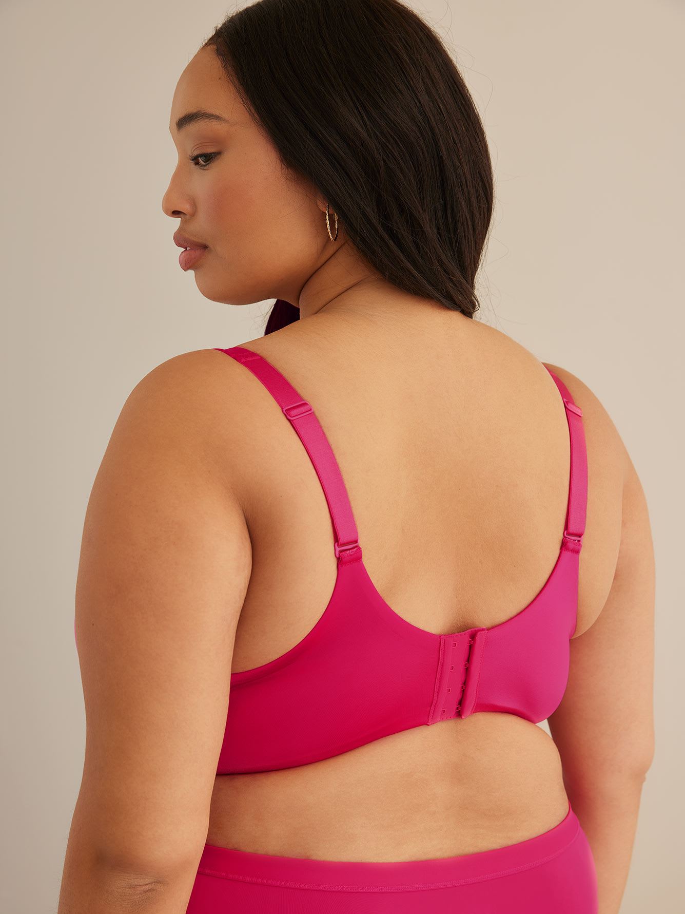 Solid Contour Underwire T-Shirt Bra with Lace Trims - Déesse Collection