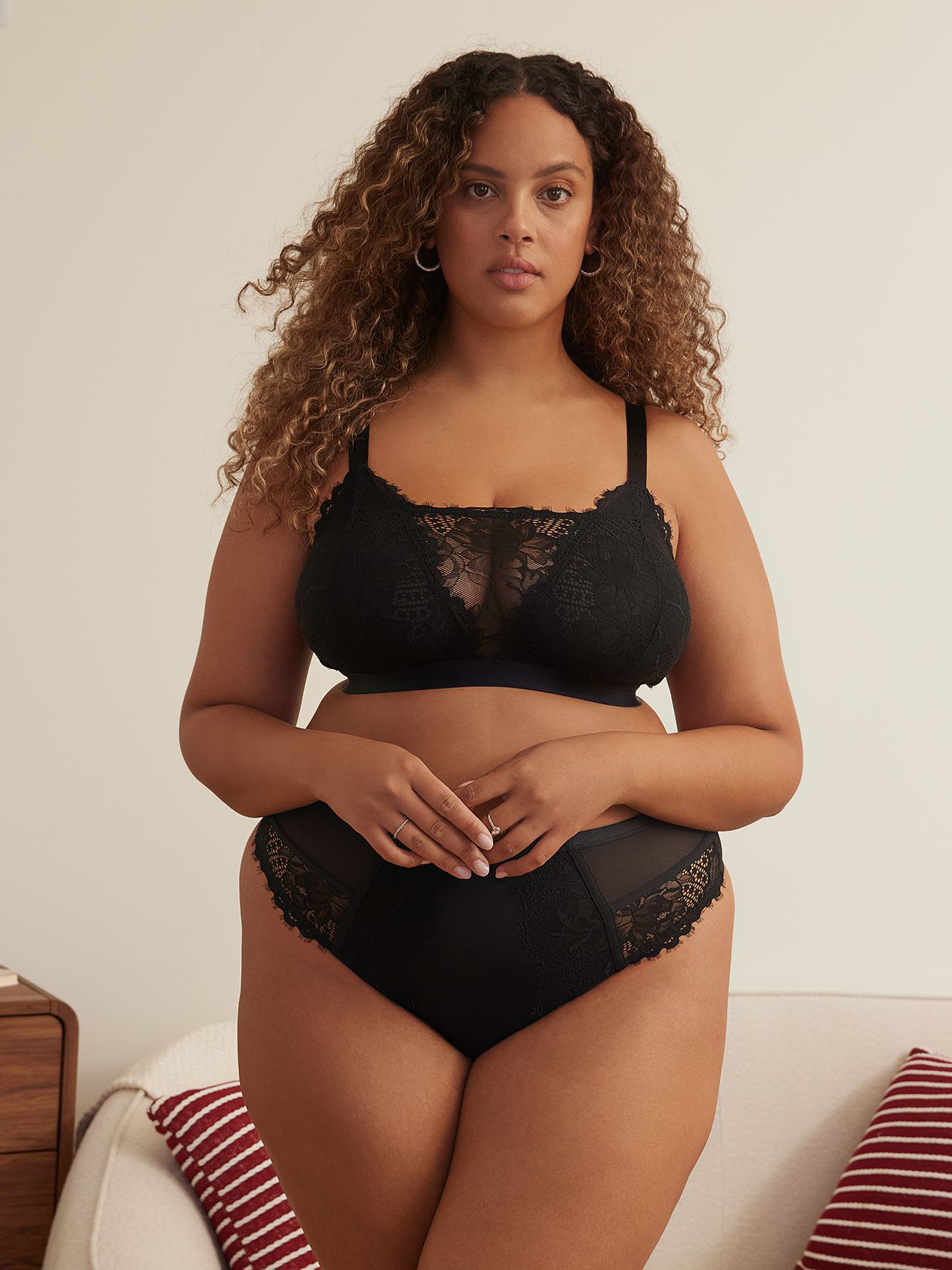 Sexy Black Lace Longline Bralette - Déesse Collection