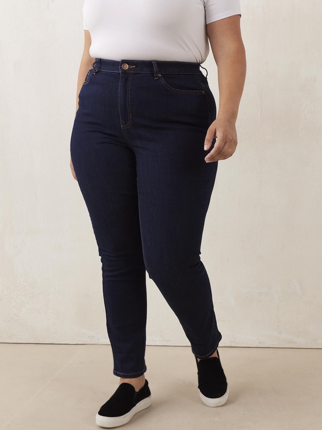 Responsible, Petite Curvy Fit, Straight Leg Denim - d/C JEANS