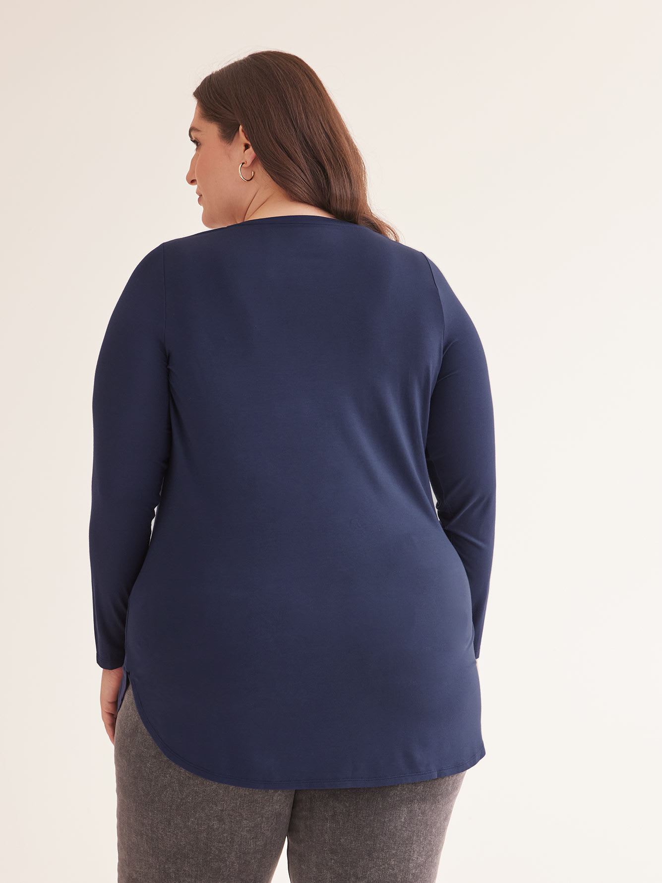 Responsible, Modern-Fit V-Neck Tunic - PENN. Essentials