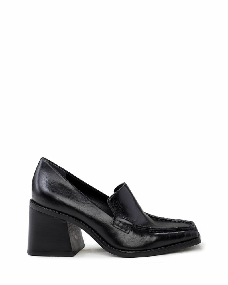 Vince Camuto Segellis