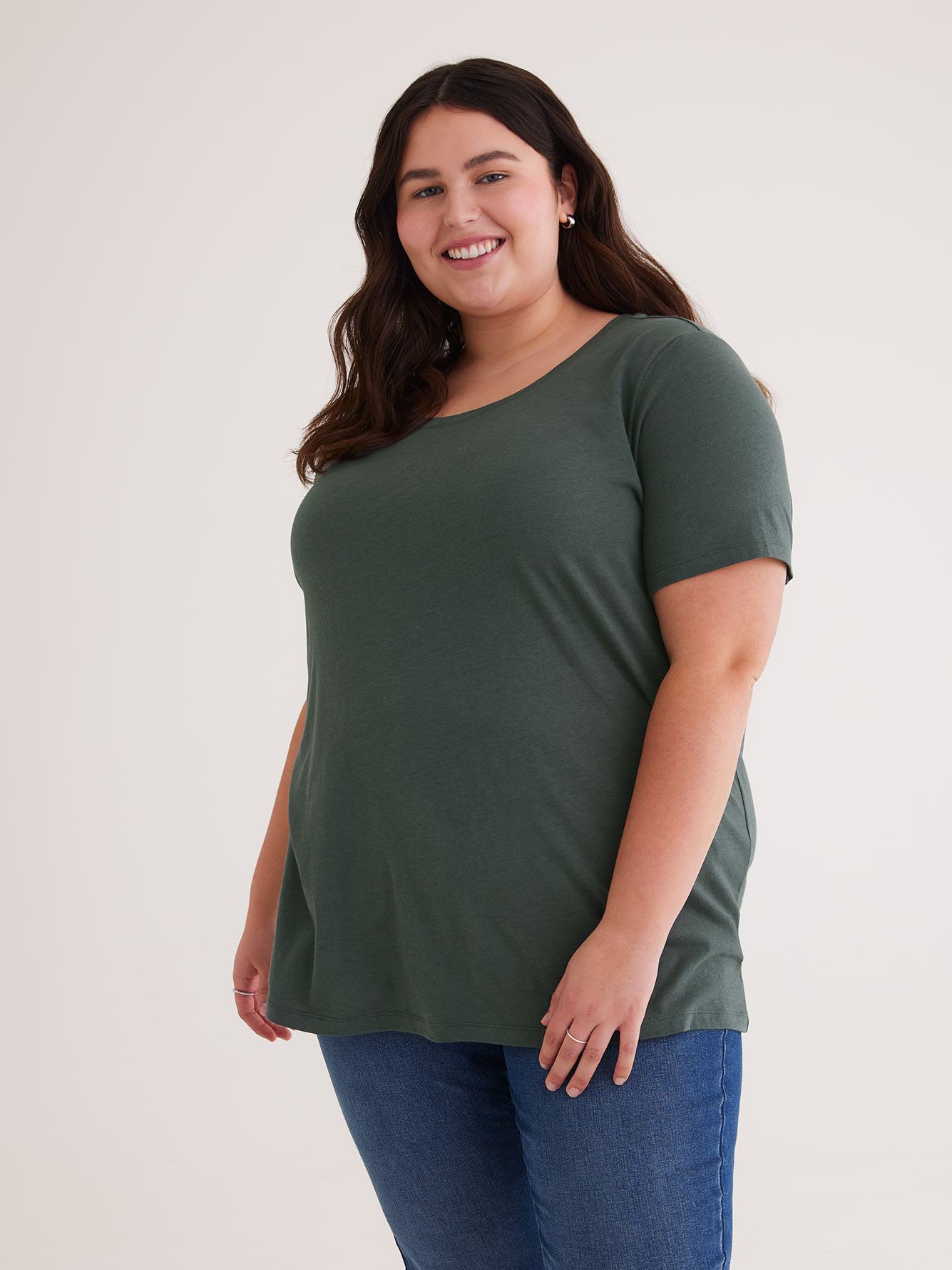 Boyfriend Fit Scoop-Neck T-Shirt - PENN. Essentials