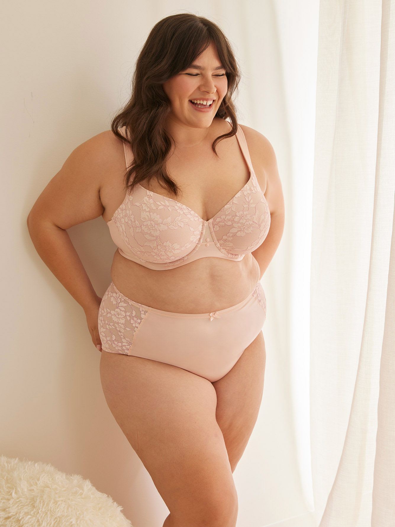 Breathable Underwire T-Shirt Bra with Lace - ti Voglio