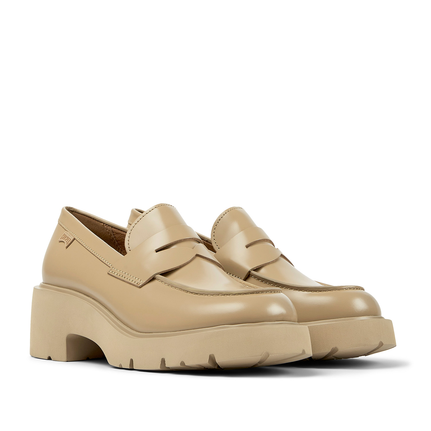 Camper Milah in Heels