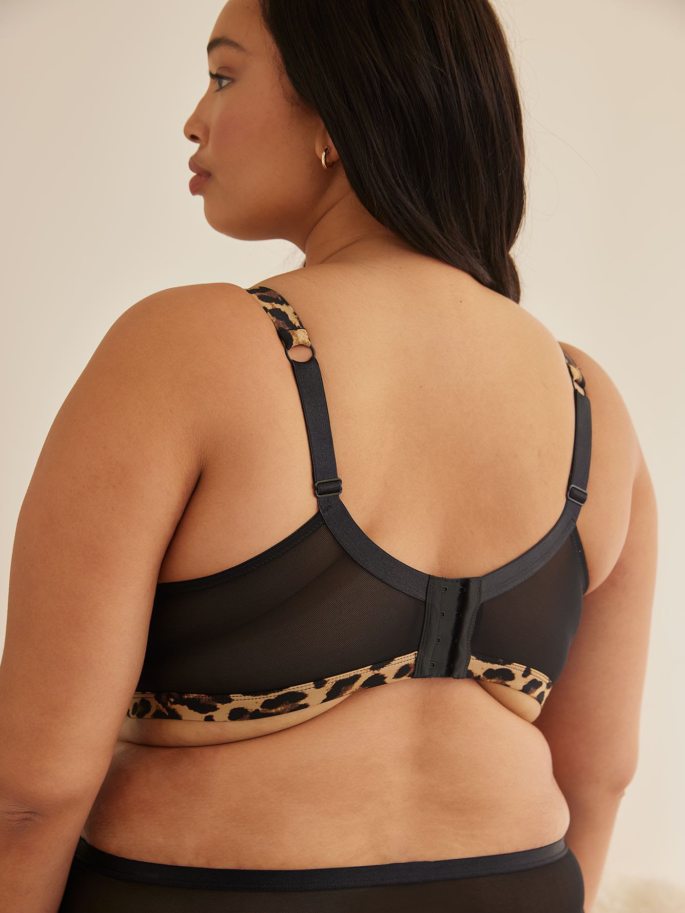 Sexy Plunge Unlined Bra with All-Over Cheetah Print - Déesse Collection